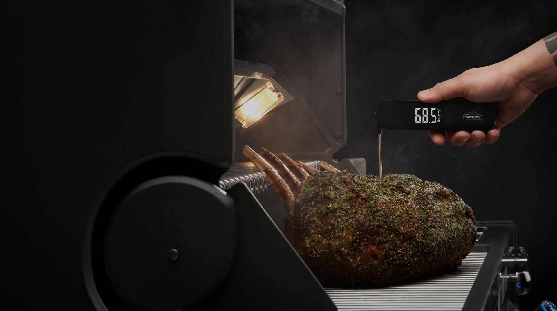 Grill mit Thermometer